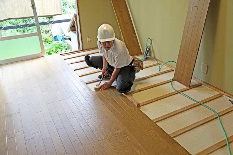 床の修理